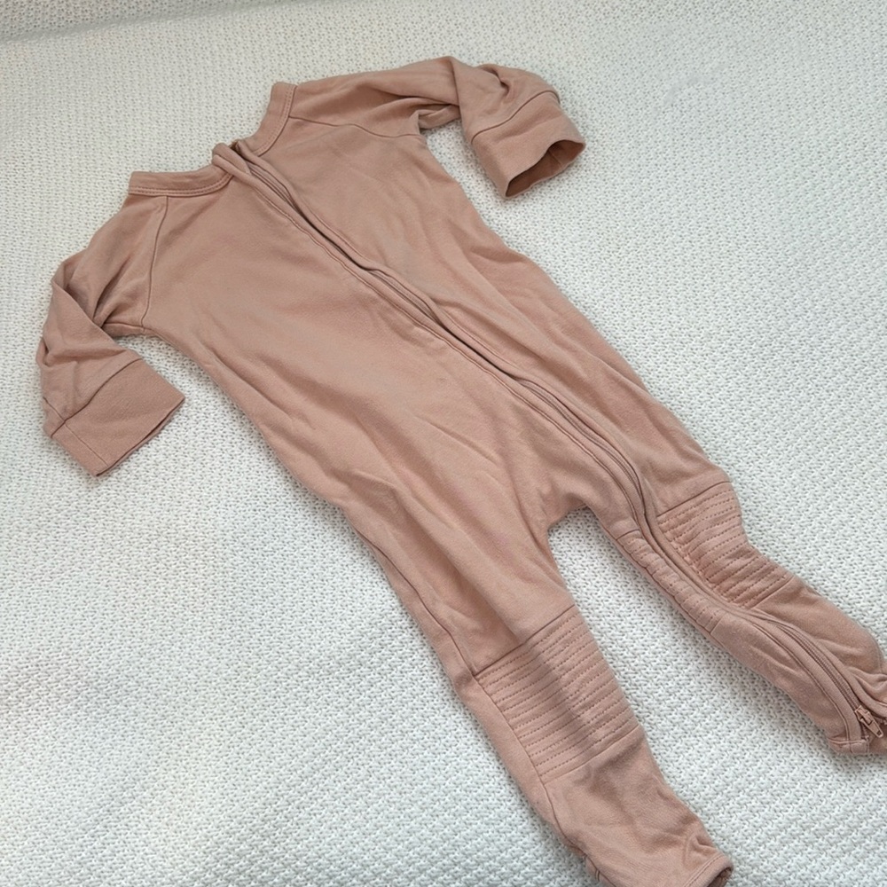 Goumi Kids Footie Pajamas - Peach color - 6-9M